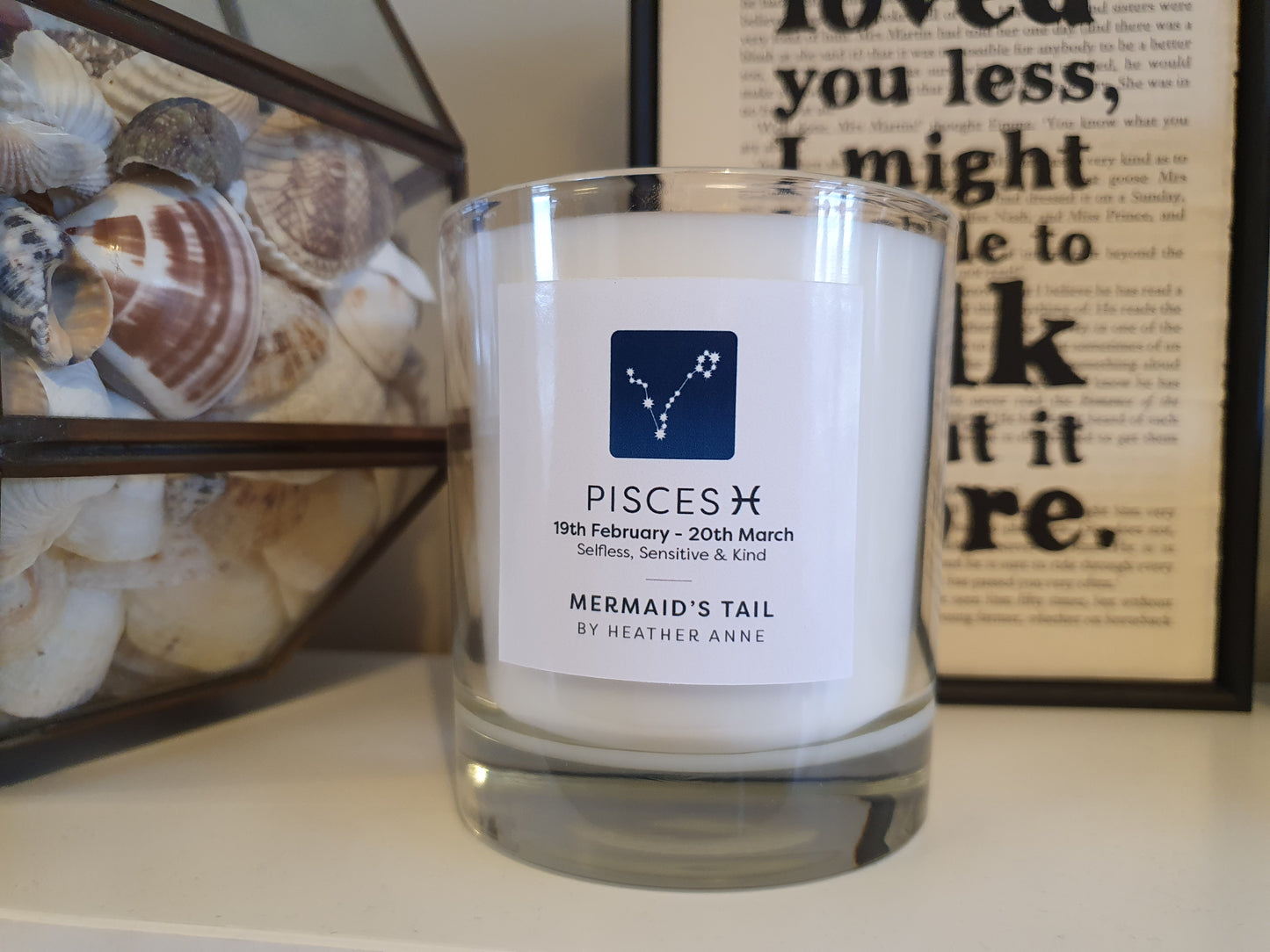 Pisces - Mermaid's Tail. 19th February - 20th March Woodwick Candle