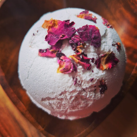 * NEW * The Loved Duck - Himalayan Salt Bath Bomb