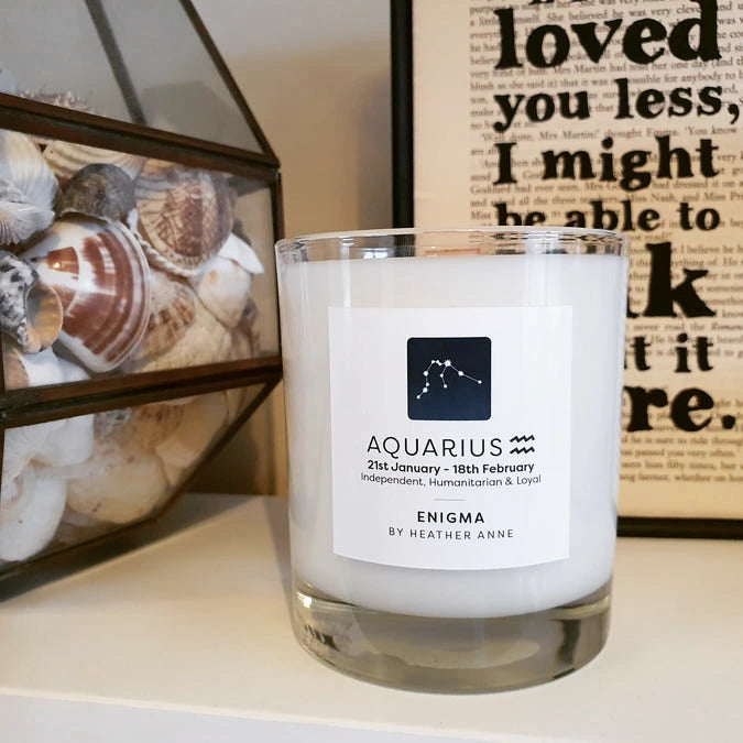 Aquarius - Enigma. 21st January - 18th February Woodwick Candle