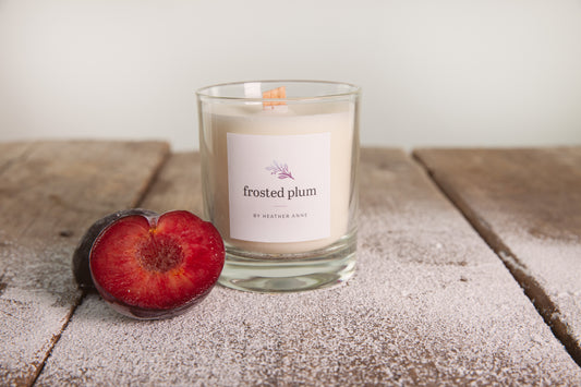 * NEW * Frosted Plum Woodwick Candle