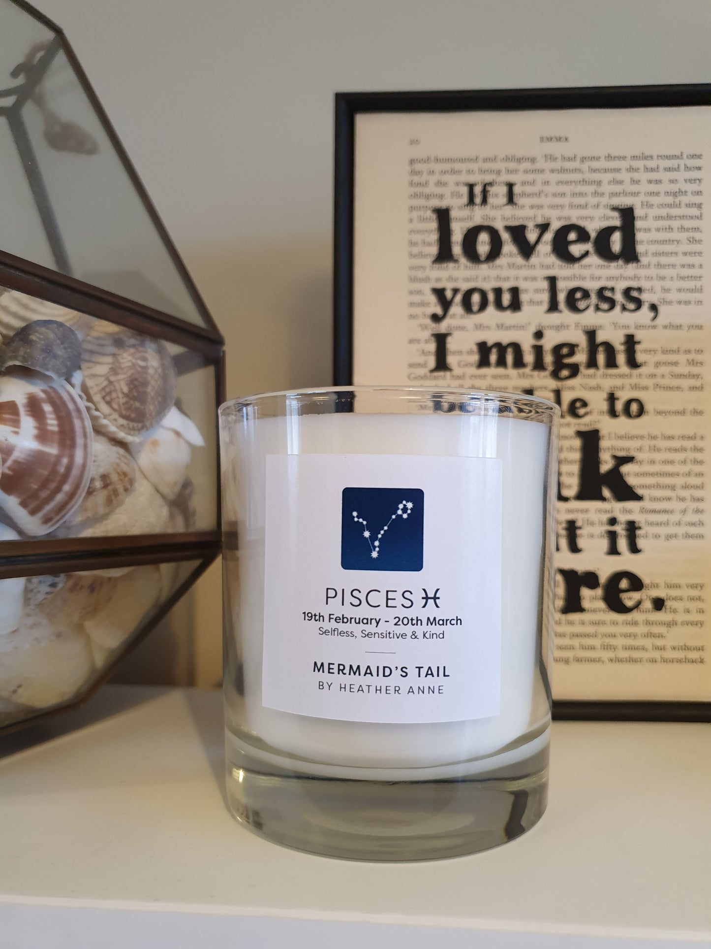 Pisces - Mermaid's Tail. 19th February - 20th March Woodwick Candle