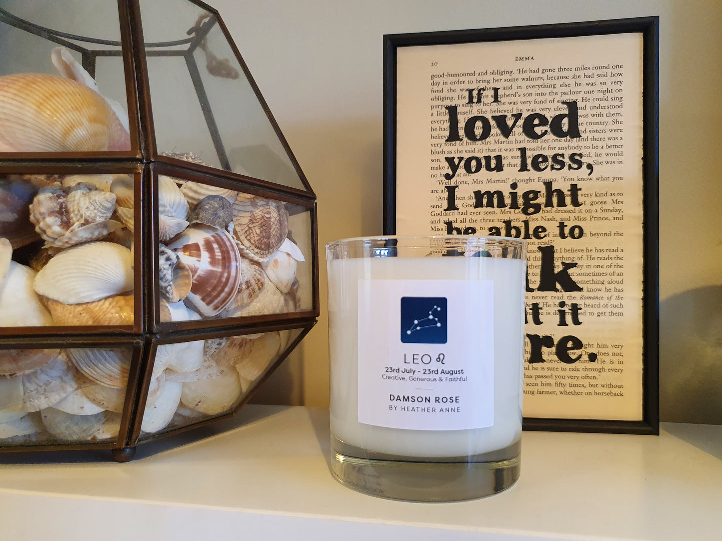 Leo - Damson Rose. 23rd July - 23rd August Woodwick Candle