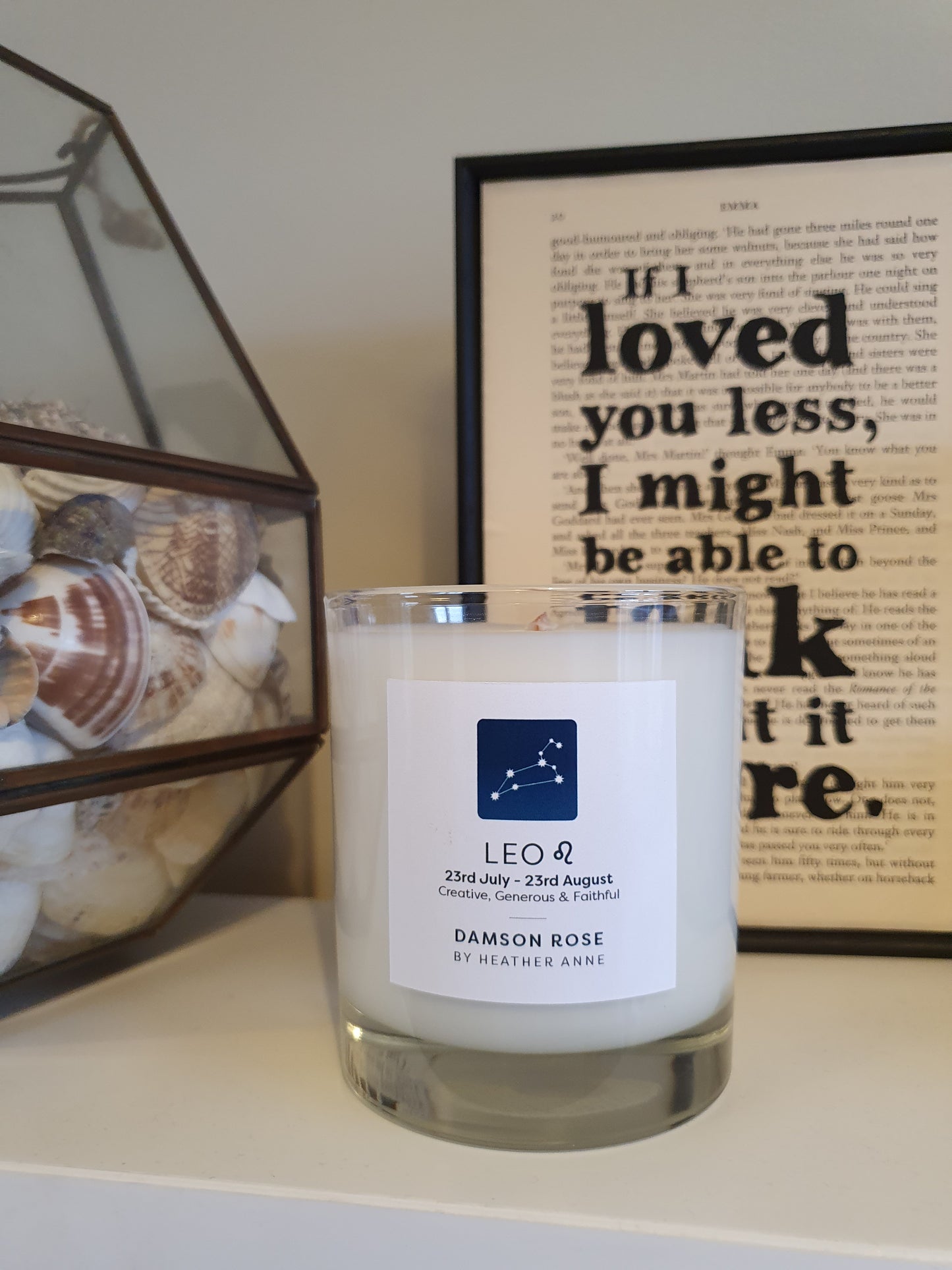 Leo - Damson Rose. 23rd July - 23rd August Woodwick Candle