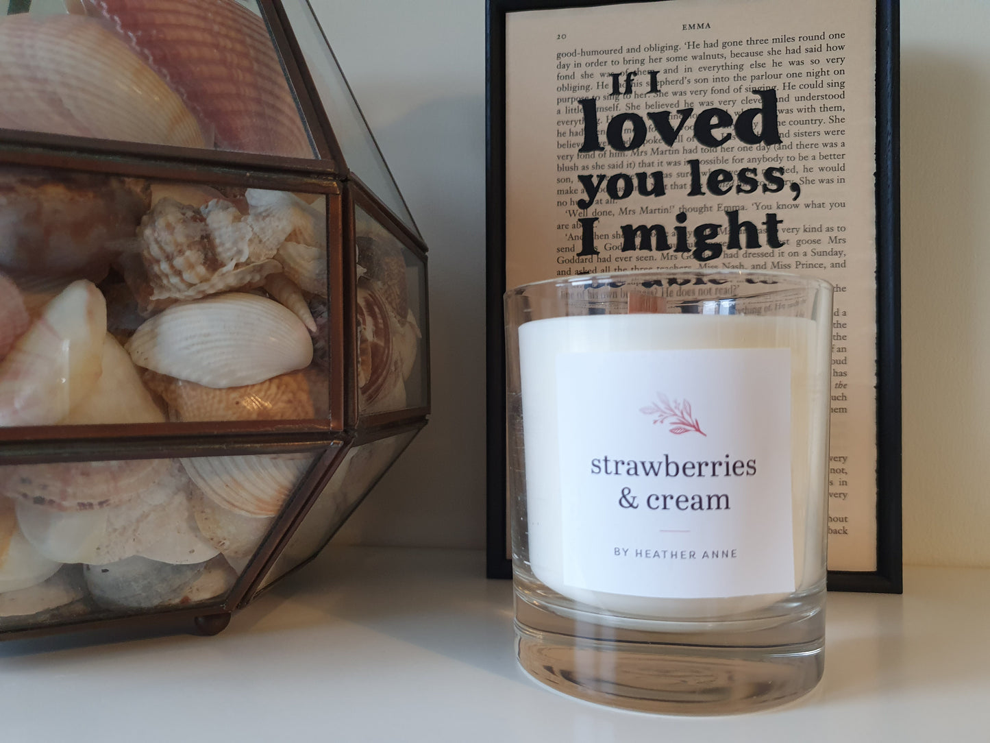 * NEW * Strawberries & Cream Woodwick Candle
